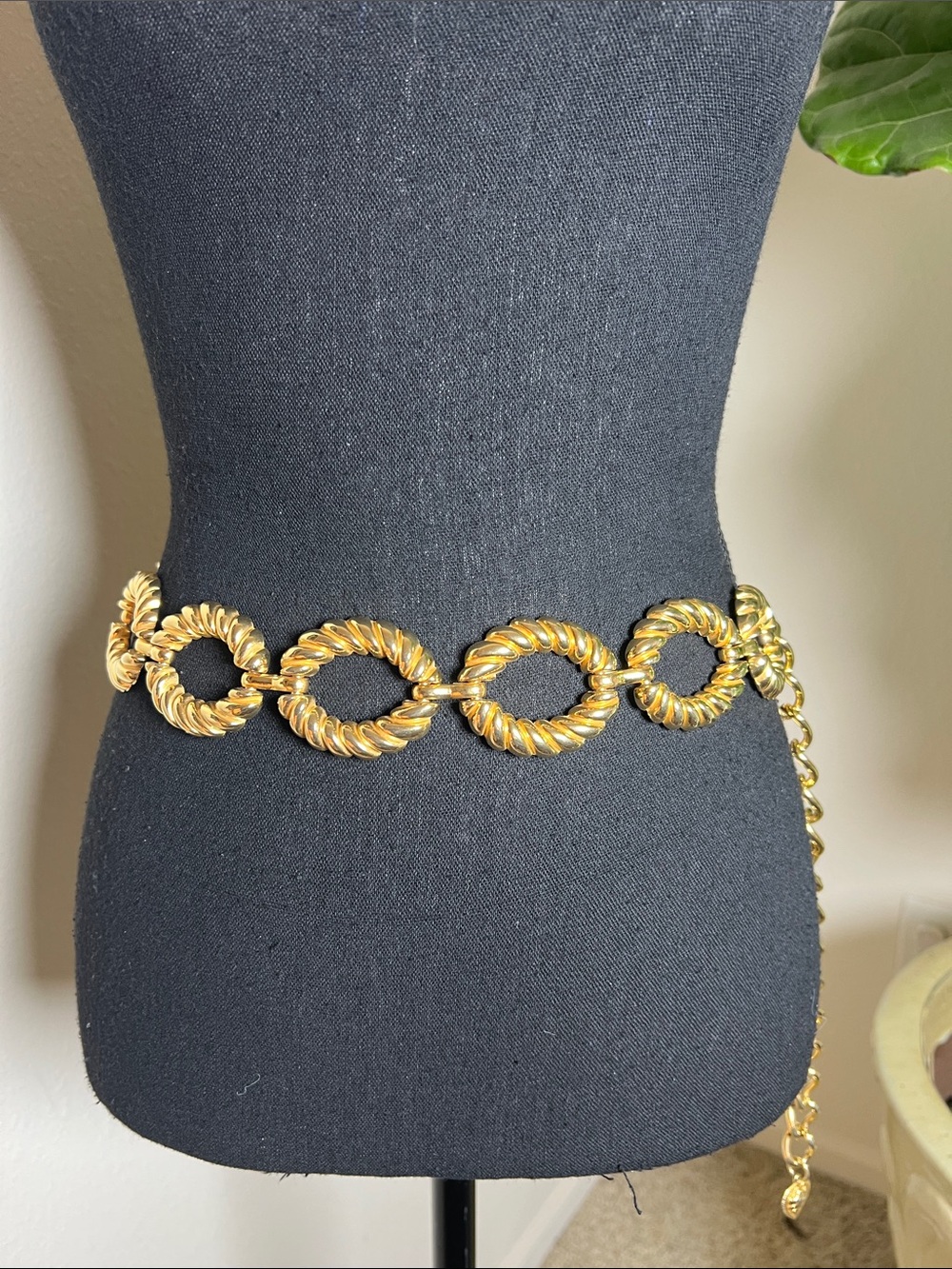 ESCADA Women’s Vintage Gold-Tone Metal Chain Link Rope Twist Belt with Charm
